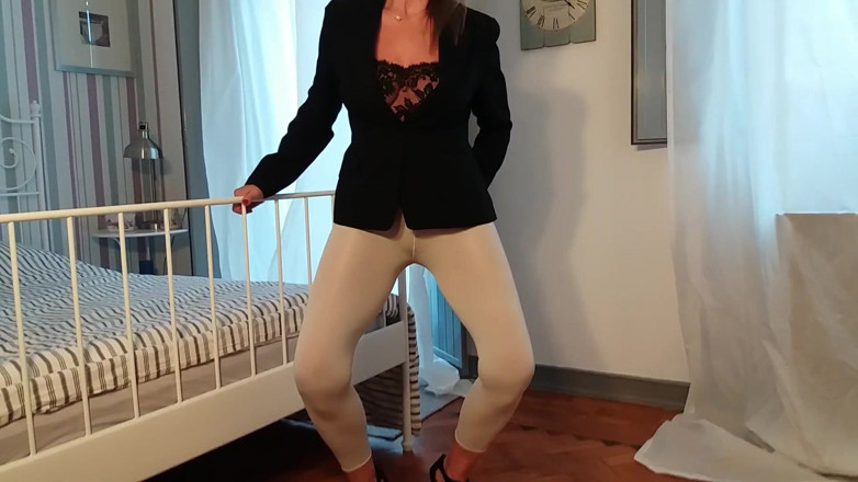 martinawest: ¡la Abuela Lleva Mallas Ajustadas!