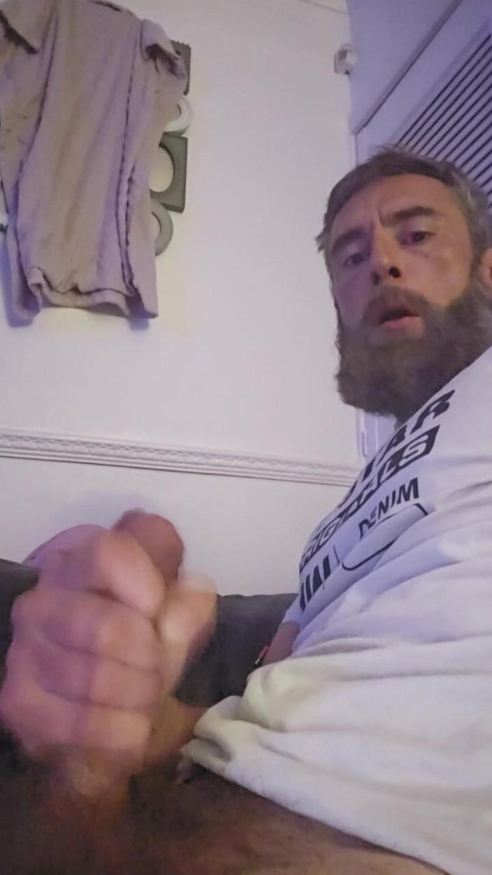 Smoking stoker: Gran polla masturbándose