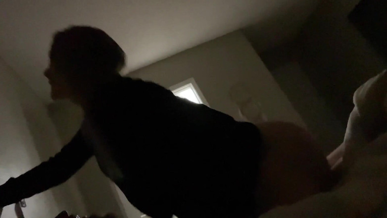 Mya Lane: La moglie traditrice confessionale sorpresa e pompino pubblico