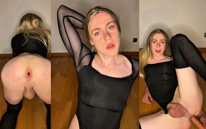 Fembaby: 19-летную миниатюрную фембоя трахнули в анал и зияют