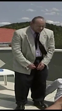 Upokarzający trójkąt sika orgazm