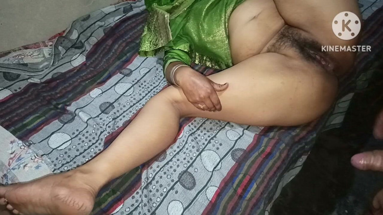 Savita5343: Desi Bhabhi in groen pak Salwar hard geneukt door Devar