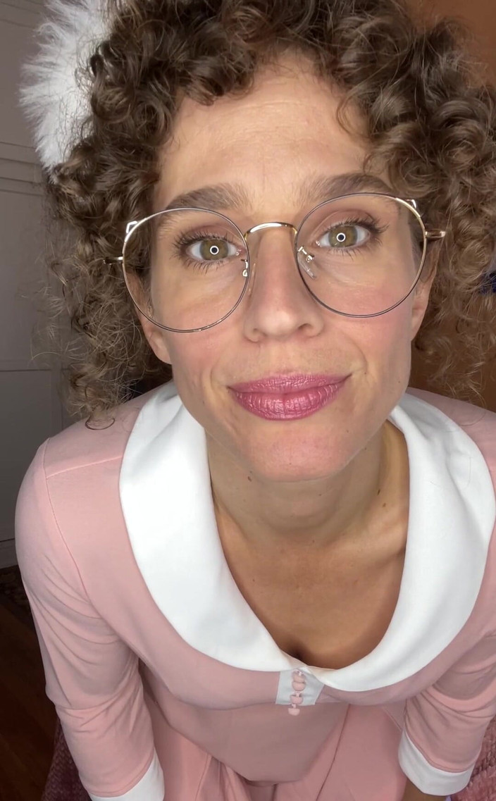 VibeWithMommy: Macecha Popisuje, jak ona chce, abys uvolnilapoužít ji kolem domu...