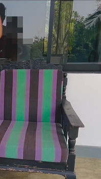 Právě řekl mému nevlastnímu bratrovi, aby mě ošukal na dvorku ... Pořád to zpracovává