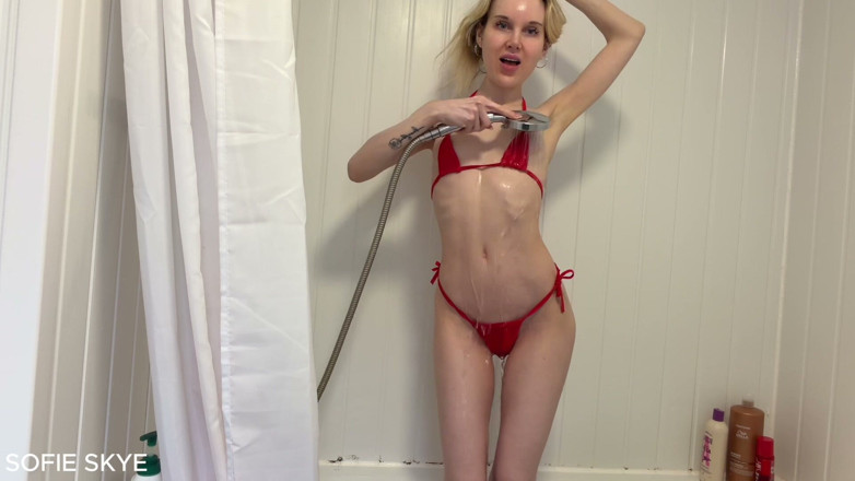 Sofie Skye: 샤워하는 핫한 젖은 이웃 JOI 젖은 스트립쇼 - Sofie Skye