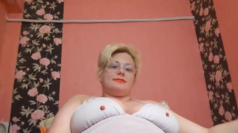 Putarankahotmilf: Feticcio dei capezzoli, pompaggio delle tette e della figa, anale,...