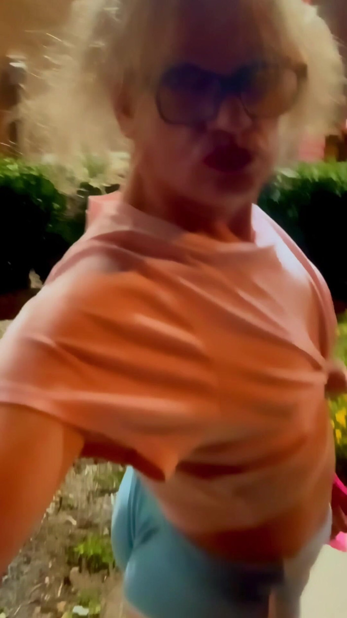 CindieLove: Troia sissy pubblica TRAV