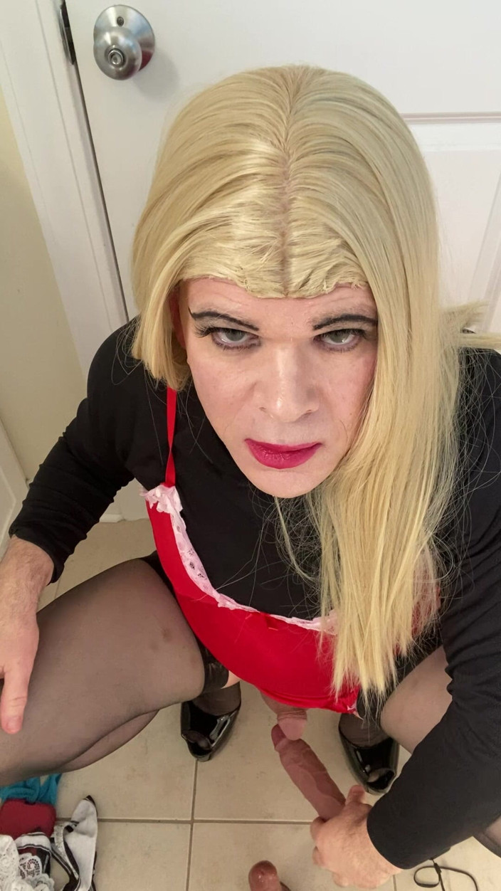 MadisonCD2025: Parte 1 Amatoriale sissy travestito in lingerie calze tacchi alti con...