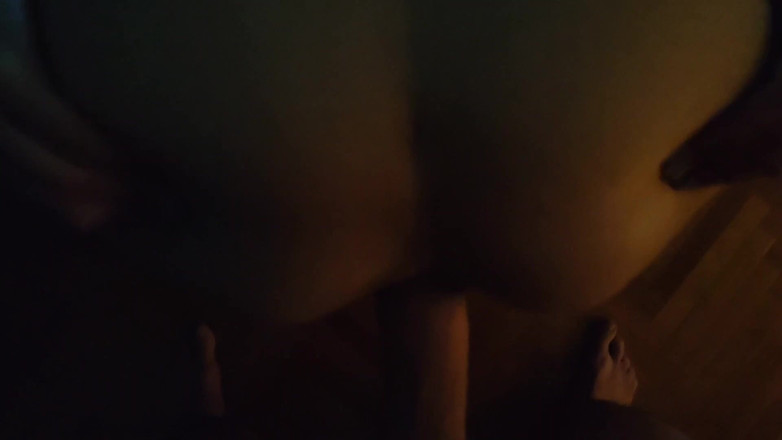 JelaiBora: Aku suka banget kalau cowok ini ngentot aku dari belakang...