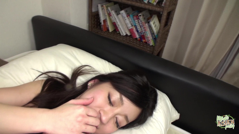 Magic Asian Pussy: Masírovala ho a pochopitelně se chystala jezdit na jeho tlustém,...