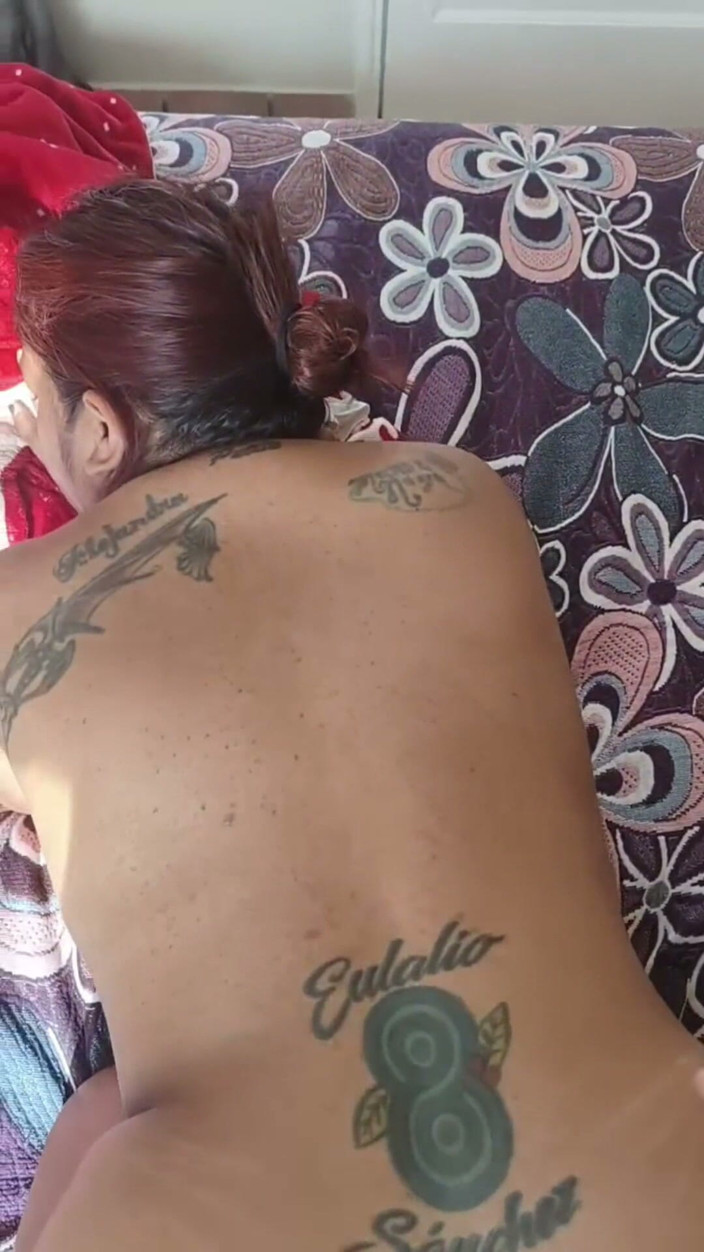 MambaNegraMX: Mexican MILF Gets Morning Girl at Home