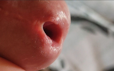 Straight Daddy Club: Dede amatör yakın çekimde büyük kırmızı delik.