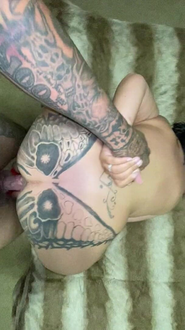 MzKiTTy91: Backshot con la sexy moglie pawg