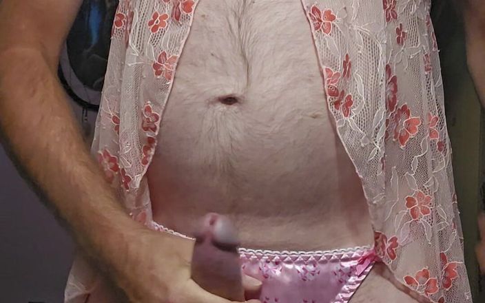 Fantasies in Lingerie: Pembe saten külotumda biraz mastürbasyon eğlencesi