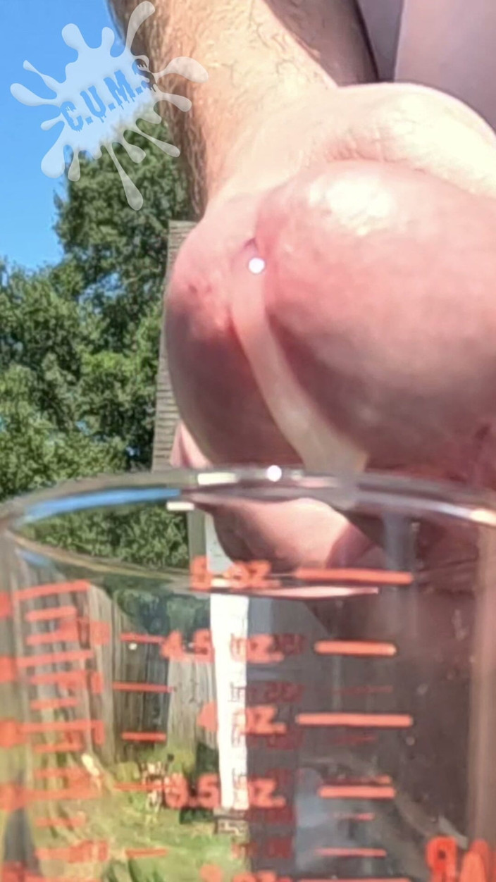 Cum Juggler: C.u.m.s - Close up and Motion Slowed - Solo Cumshot