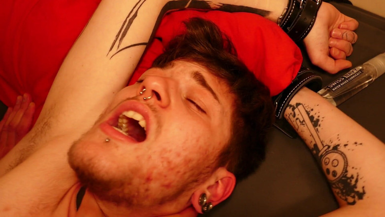 Pix Utopix: Aku dientot dan didominasi sama maxime horns