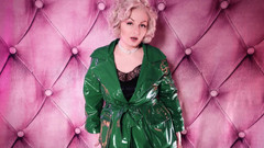 Arya Grander: 큰 딜도 스트랩 온으로 괴롭히는 섹시한 여주인... 그리고 검은 색 나일론 스타킹을 입고