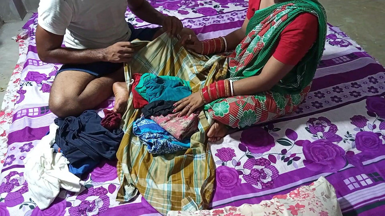 FireeCouple: Morgon mig Kapde Bechne Wali Garib Ladki Ko Pese Dekar...