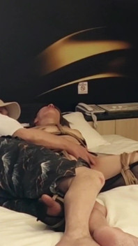 Fantasi seks perhambaan pasangan dewasa tanpa ditapis blowjob seks dan menelan banyak air mani!!