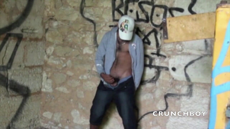 STRAIGHT BOY CURIOUS: Hetero meninos se masturbando em exhib ao ar livre