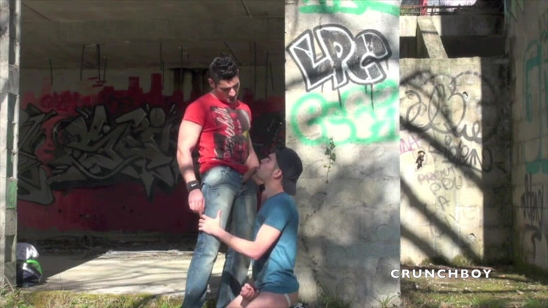 EXHIB BOYS: Due ragazzi si scopano in una ex cruising