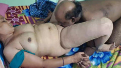 Sexy sindu: Krásná Sindu Bhabhi Hot Saree sex doma