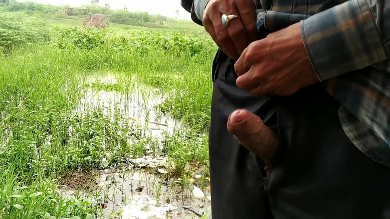 Desimast7: Індійська мастурбація на відкритому повітрі, дрочка руками, камшот