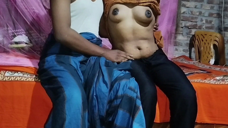 Deshi women: Eski kız arkadaşımı ilk kez Hintli ateşli çiftlerde domaltarak sikiyorum