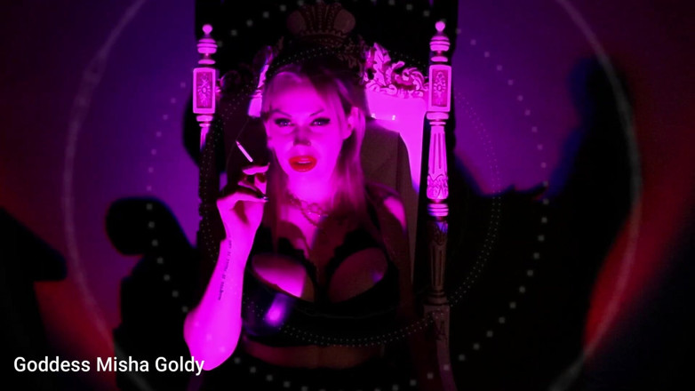 Goddess Misha Goldy: 私の喫煙魔法の網に来てください!