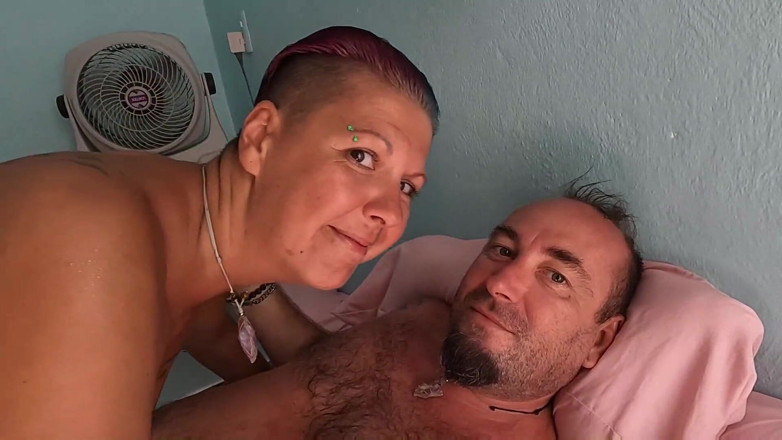 bekycarril: Compilatie van eigen sperma slikken