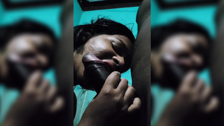 Hindisexvideo: Desi Bhabhi zavolala svého přítele domů a požádala ho, aby...