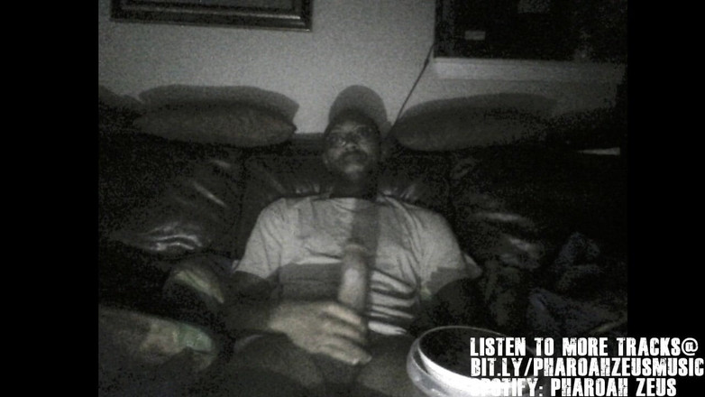 Pharoah Zeus: 撸管看色情片