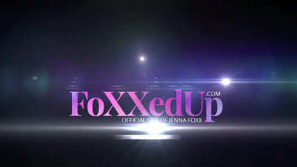 Jenna Foxx: Jenna Foxx e Verronica Kirei fazem sexo em uma piscina...