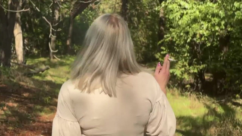 MertyXXX: 노출증 을 찾기 위해 버려진 공원을 산책