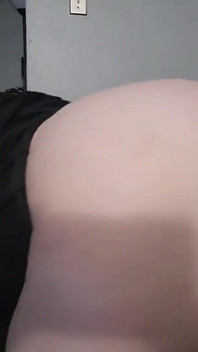 Obteniendo mi coño preñado en una falda y tanga - Mama_foxx94