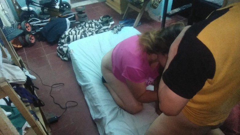 Fitcure1: Anh ấy bú tôi trên nệm và cưỡi tôi rất giàu...