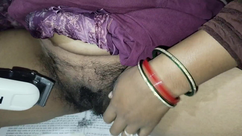 Rachna73: Schoonzus maakte het poesje schoon door haar te knippen met...