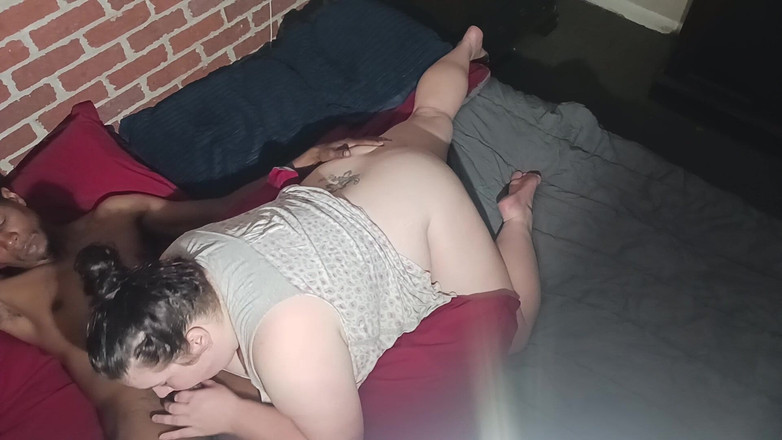 Sloppylynn: 早上好，把大黑的蜂蜜放进她的喉咙里