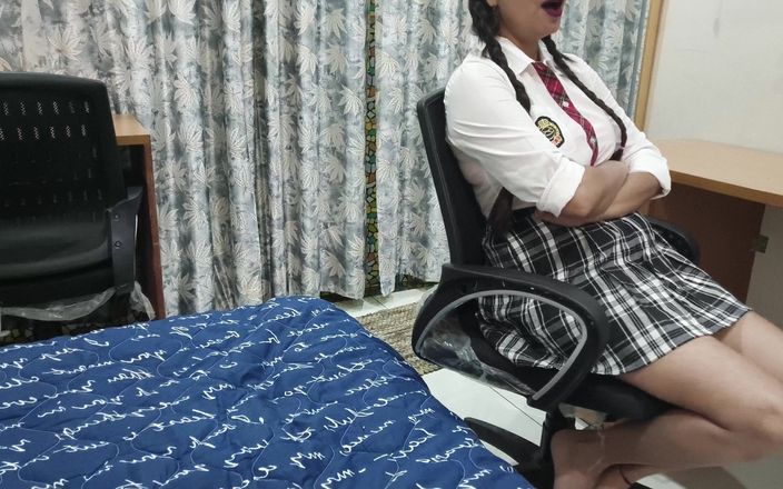 Saarabhabhi6: Guru les ngentot muridnya yang seksi, seks hardcore