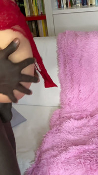 Une Voisine Sexy Se Tape Une Grosse Bite Noire Pendant Que Son Mari Travaille