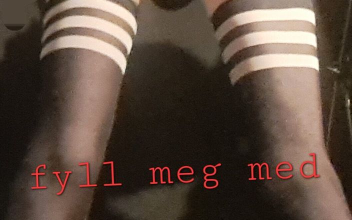 Sunaxfemiknulla: Sofie, spielzeug, guten morgen, ho!