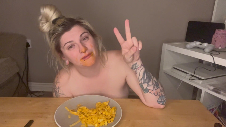 EeveeXo: Unordentliche Mukbang, burping und furzen, peinliche