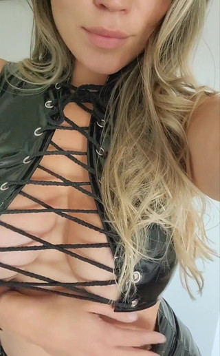 Lexis Star: Apa pendapat kalian tentang tampilan ini? Aku suka banget