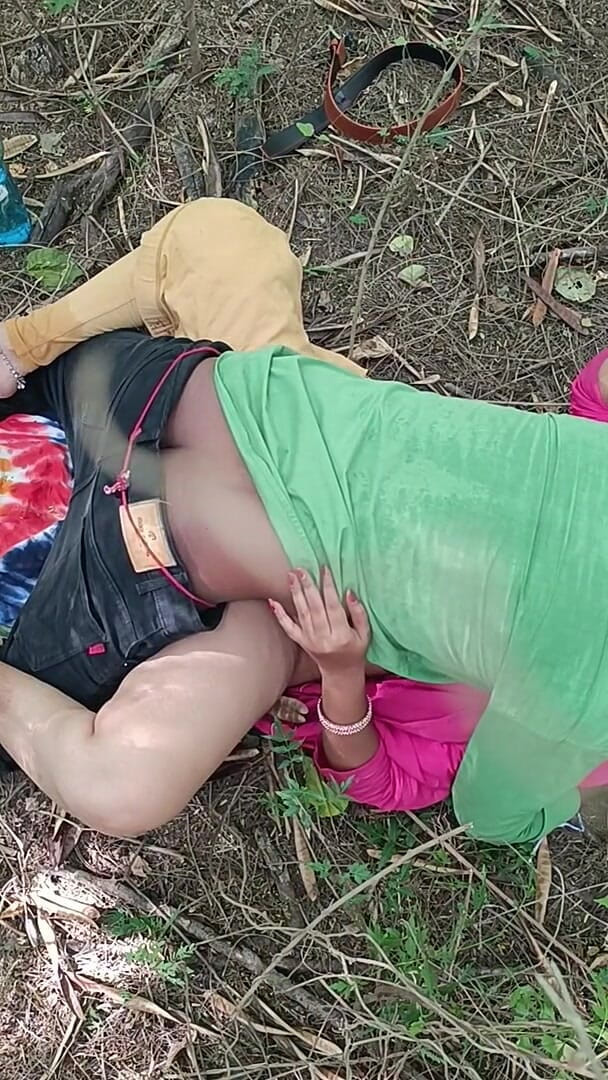 Desigirlsiri: Desi Hot Indian Aunty Fucking in Outdoor with Voice Telugu