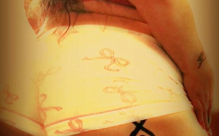 Kimmywetwet: PAWG třesoucí se zadek