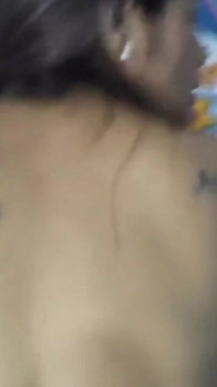 我与继兄弟达成协议，在家里陪我 - 完整故事