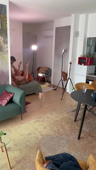 Dietro le quinte! Dai un'occhiata come facciamo il video a quattro!
