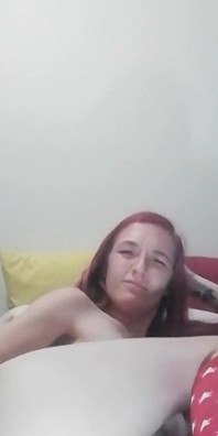 Azgın sürtük Ami gece geç saatlerde amını sikiyor