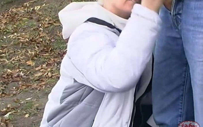 Tabu Film: Kvinnor bör alltid ha en köksrulle med dem när de...