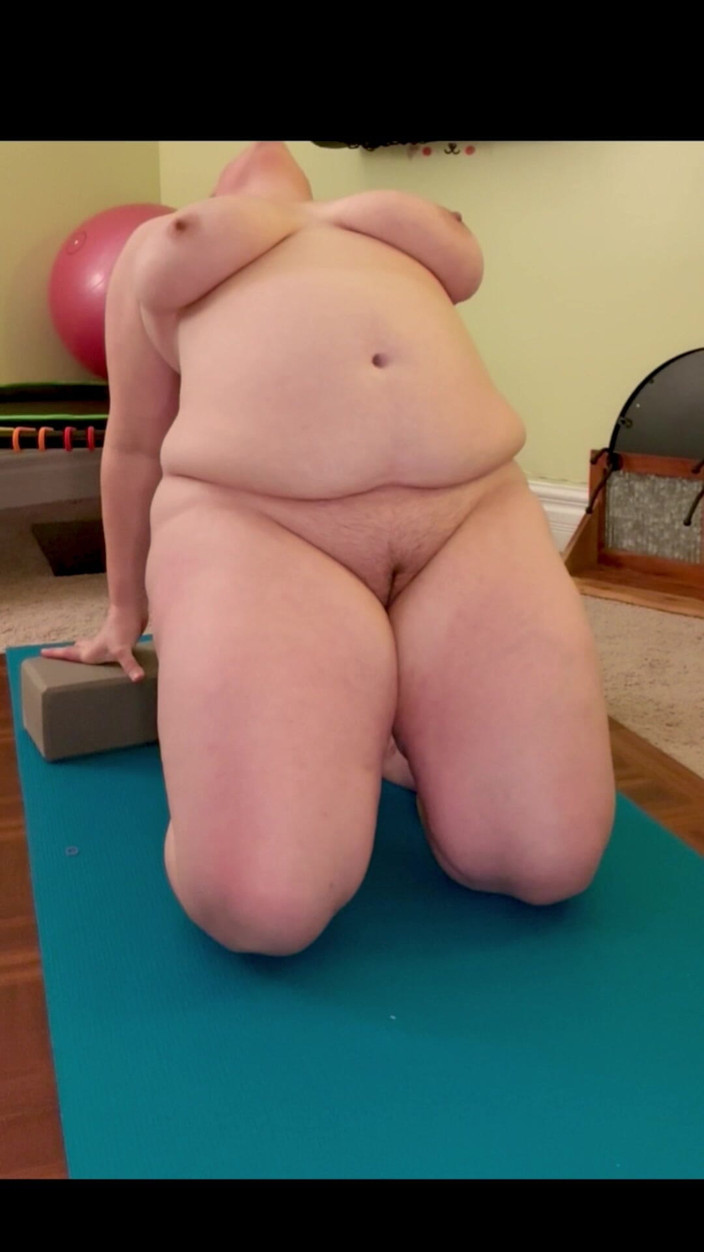 SadieMarriedLady: Yoga nudo con Sadie